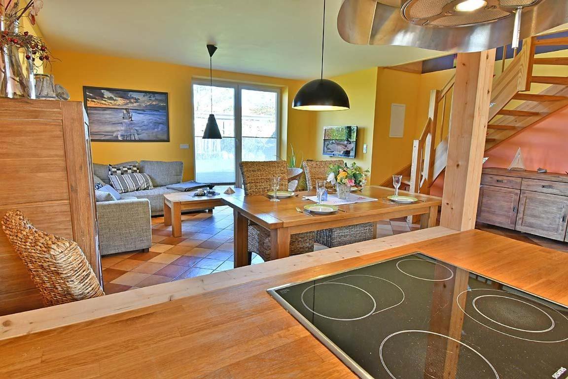 Villa Haus EMMA WF-03 rechte Haushälfte Wustrow  Zimmer foto